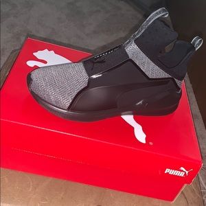 Pumas women’s shoes